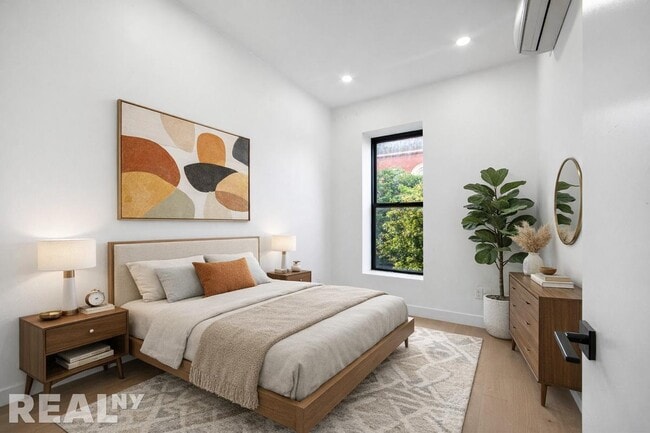 Building Photo - 411 11th St