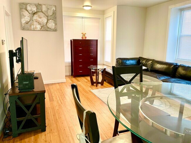 Foto del edificio - 314 S Ashley St