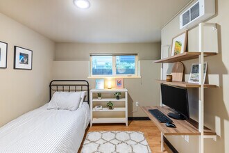 Building Photo - Aubrey Studios