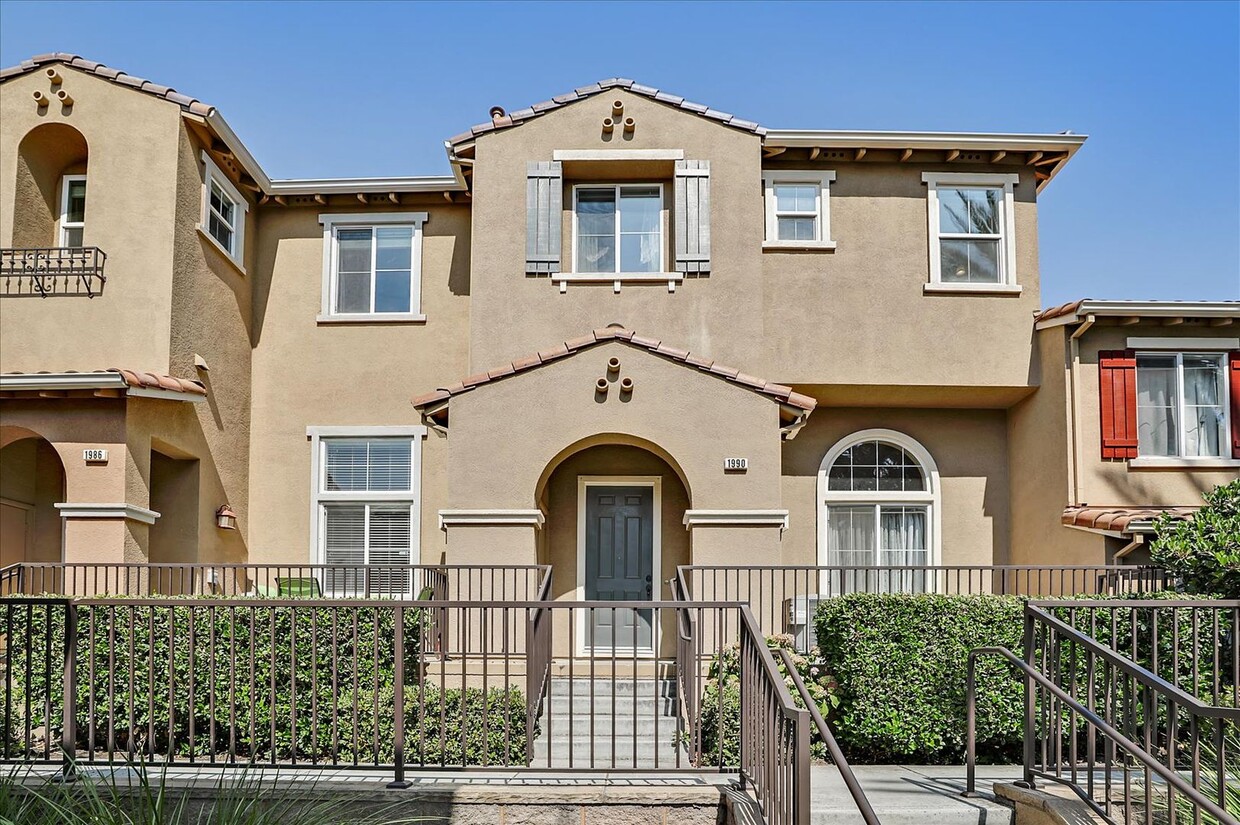Primary Photo - PRIVATE TOWNHOME IN MISSION GARDENS