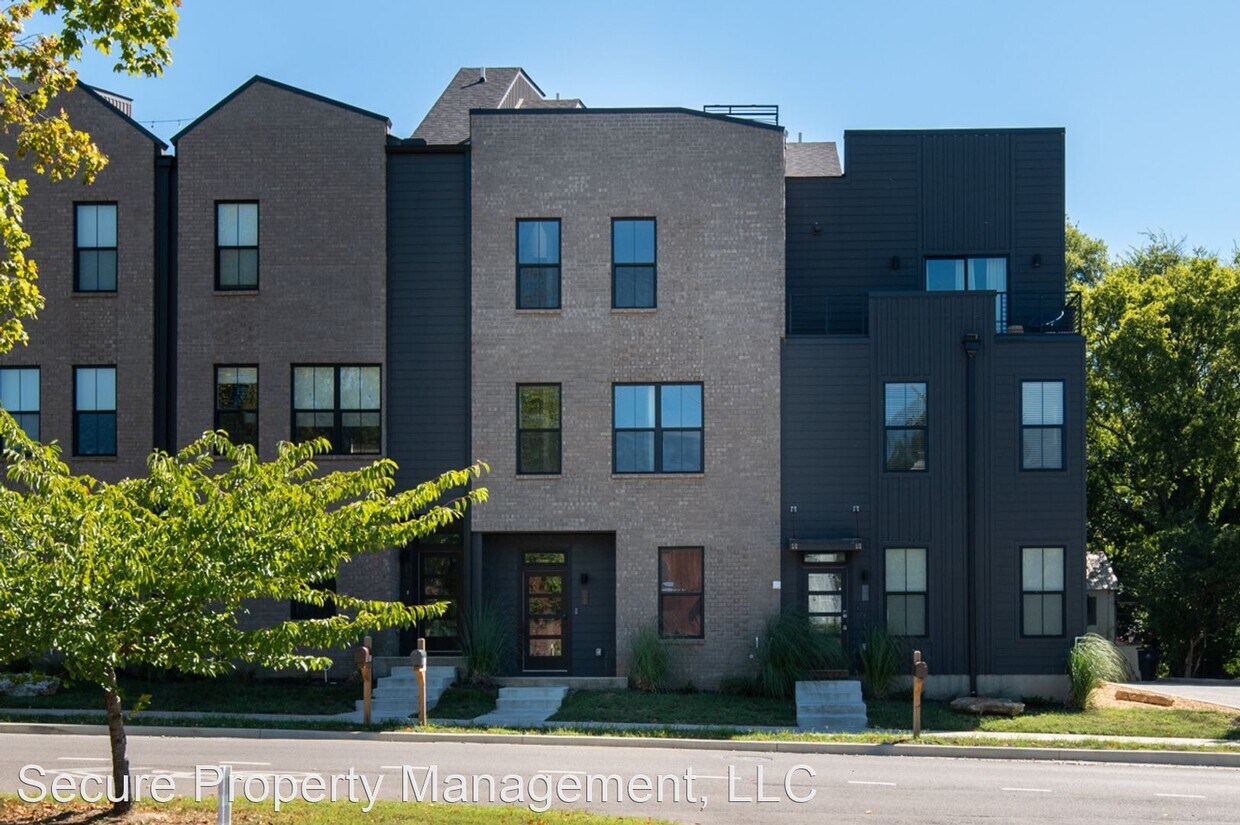 2 br, 2.5 bath House 1529 Riverside Dr House for Rent in Nashville