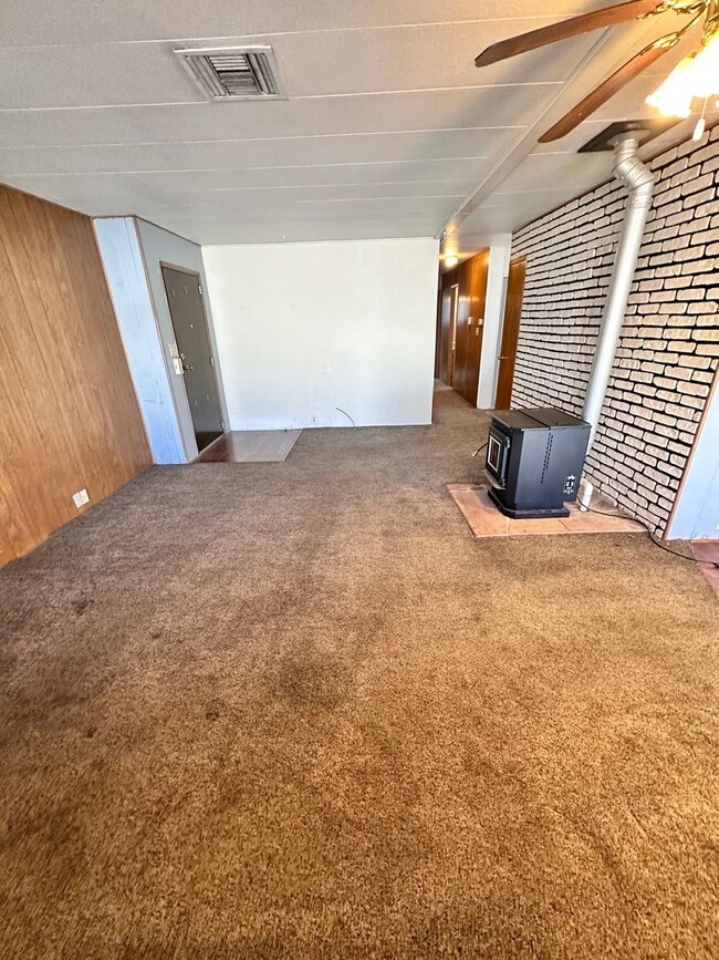 Foto del edificio - 2 Bedroom 2 Bathroom with Covered Parking