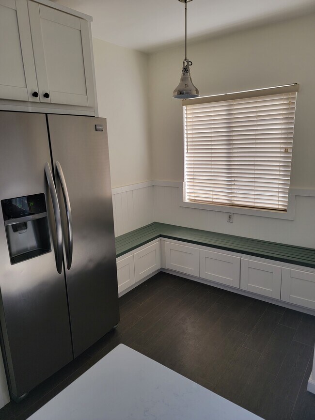 Dining area - 922 16th St