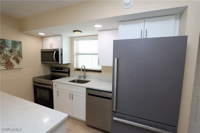 Building Photo - 1023 Anglers Cove