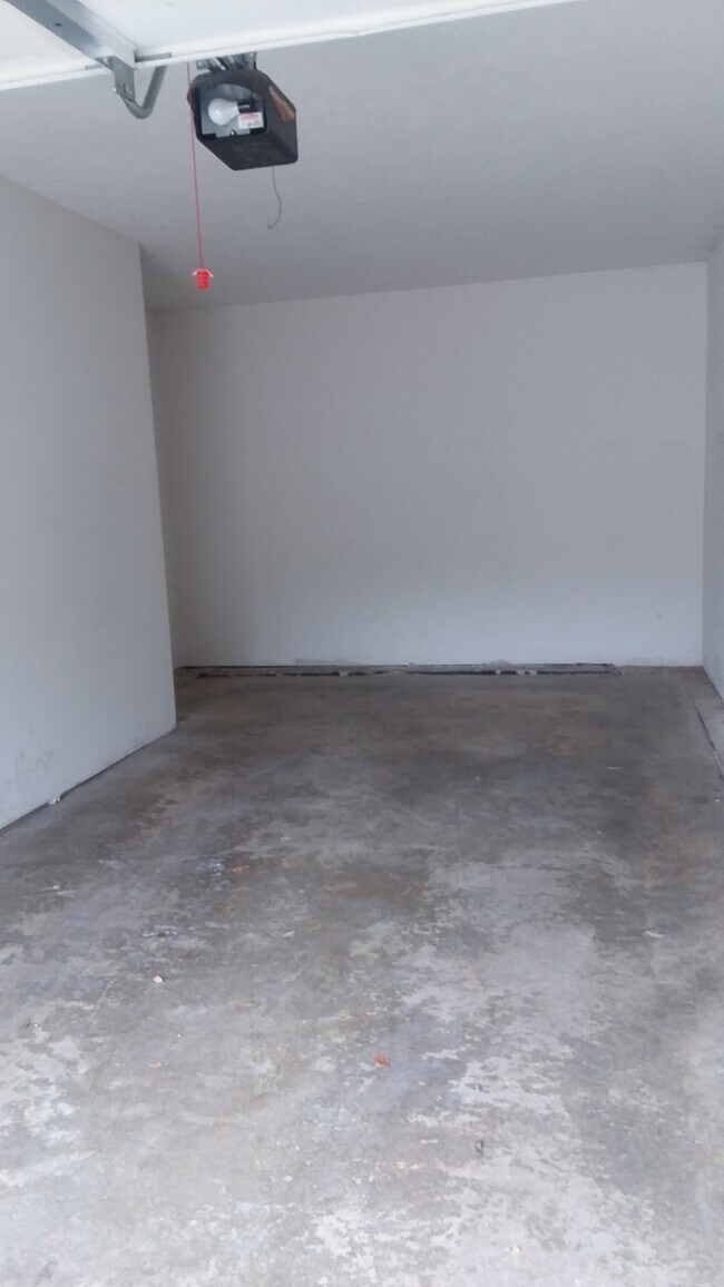 Building Photo - 236 Marcliffe Dr
