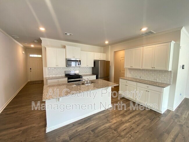 Building Photo - 2715 Poppy Ct