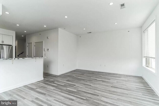 Foto del edificio - 1738 Dickinson St