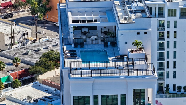 18th Floor Social & Pool Area - 33 S Palm Ave