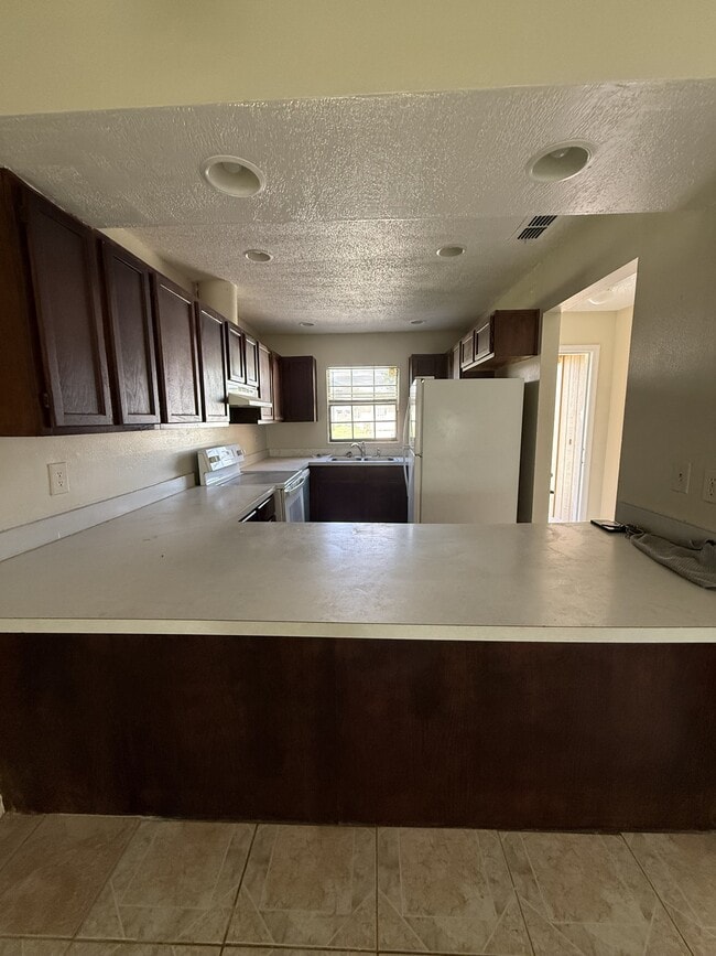 Building Photo - 752 Lucaya Dr