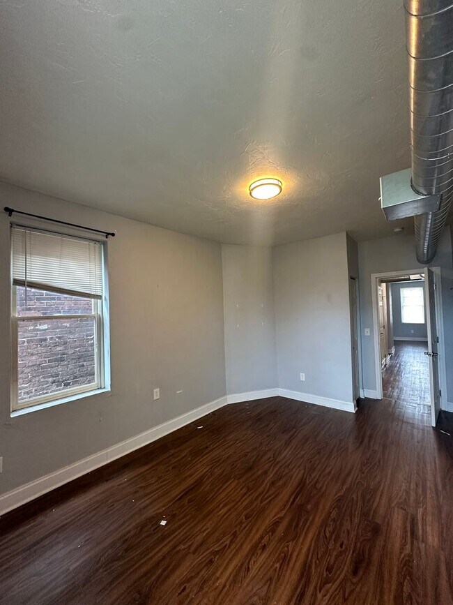 Foto del edificio - 1021 E Carson St