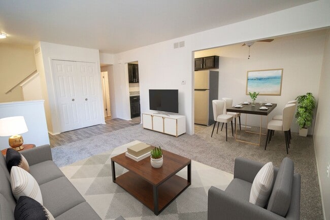 Interior Photo - Novi Ridge