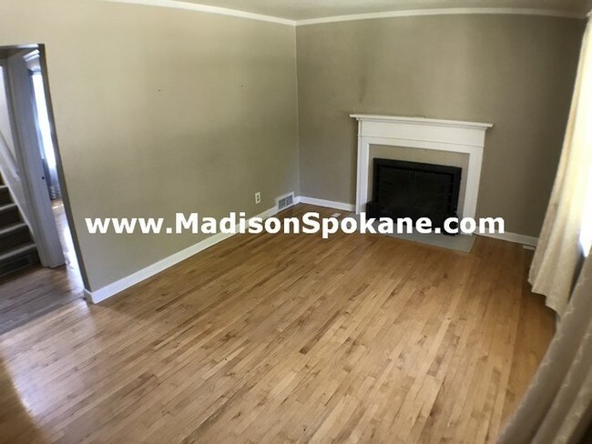 Building Photo - 504 E 20th Ave