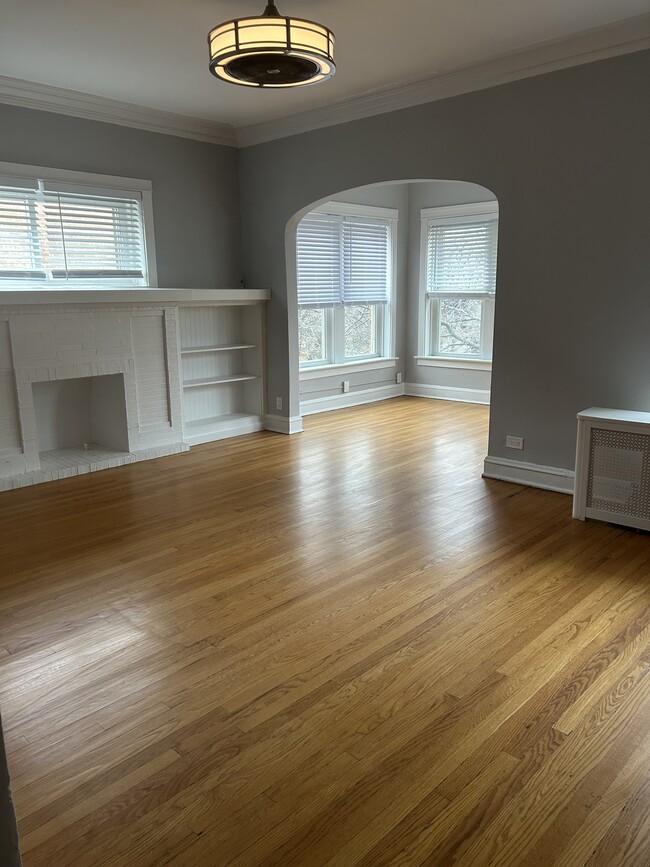 Building Photo - 118 Keeney St #3W