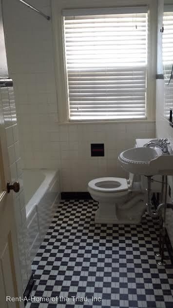 Building Photo - 2 br, 1 bath House - 2029 Walker Avenue
