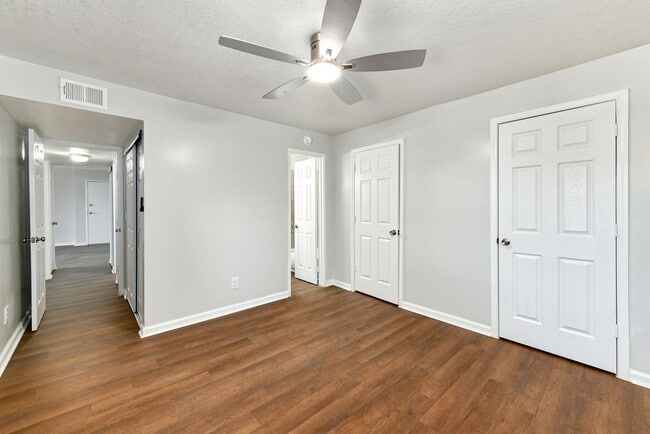 Interior Photo - Legend Oaks Gated Community