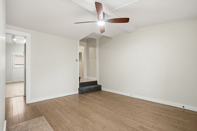 Building Photo - **Private Bloomfield 2BR Retreat – Walk to Liberty Ave, Steps from It All (15224)**