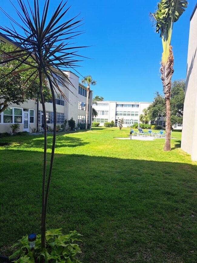 Foto del edificio - 9940 47th Ave N