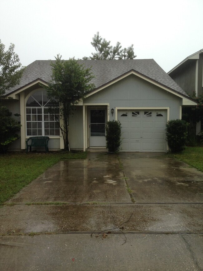 Foto del edificio - 9413 Bud Wood St
