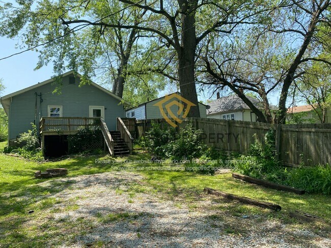Building Photo - New Year, New Home Special !!!! $200 OFF -...