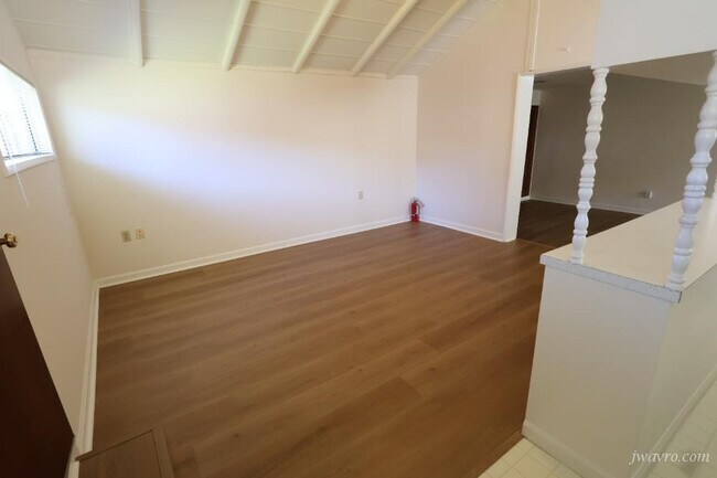 Foto del edificio - 76 Ryan Ave