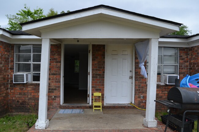 Building Photo - 401 Gowan Ave