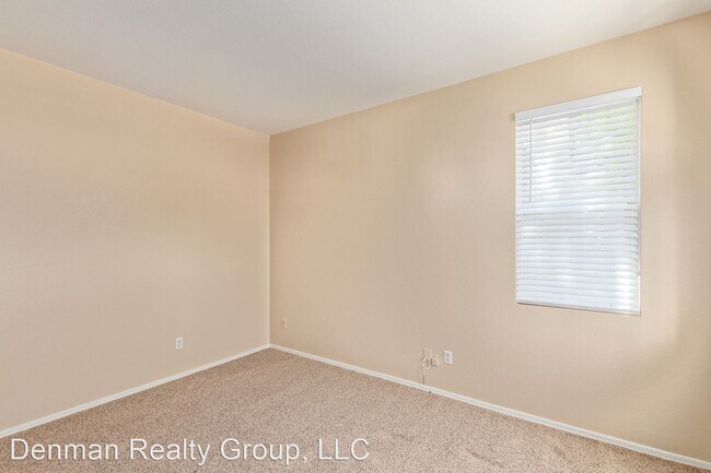 Building Photo - 4 br, 2.5 bath House - 1515 E. Bloch Rd.
