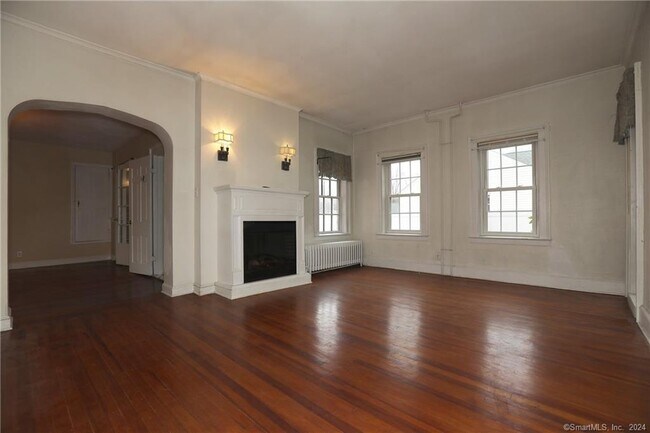 Building Photo - 458 Palisado Ave