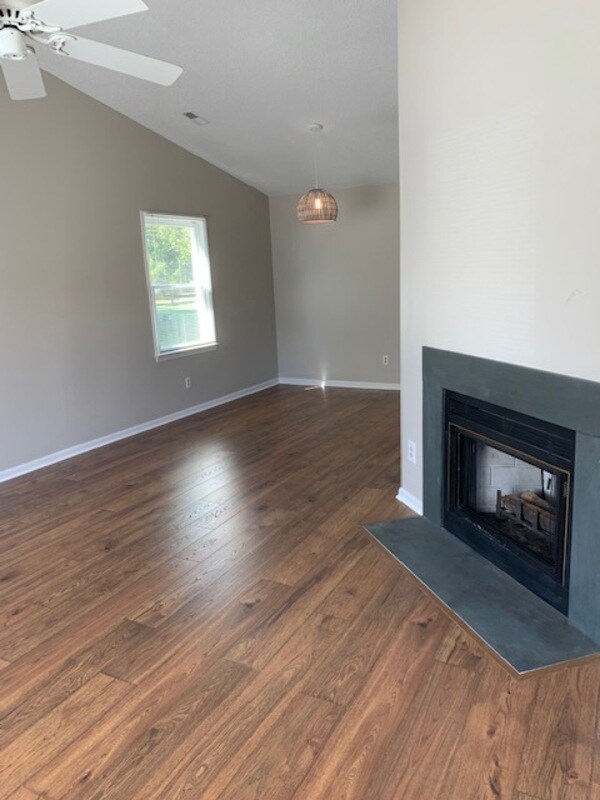 Foto del edificio - 10232 Rose Meadow Ln