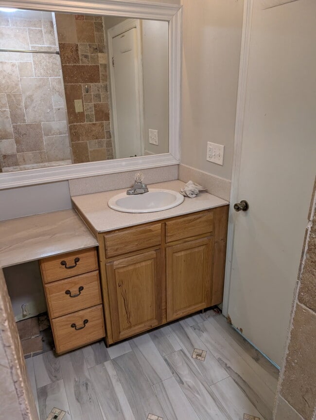 Building Photo - 714 59th Ave Dr W