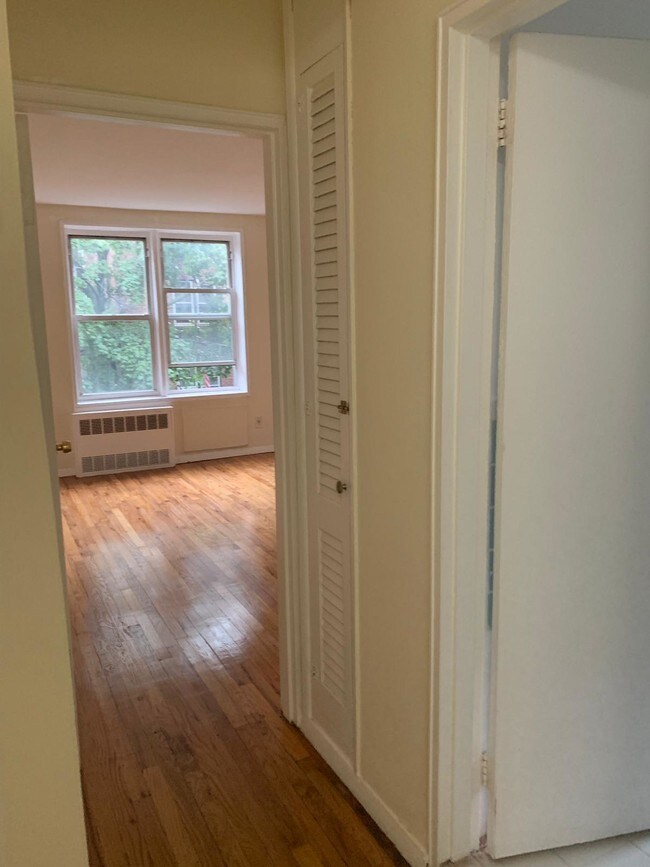 Foto del edificio - 65-04 Booth St