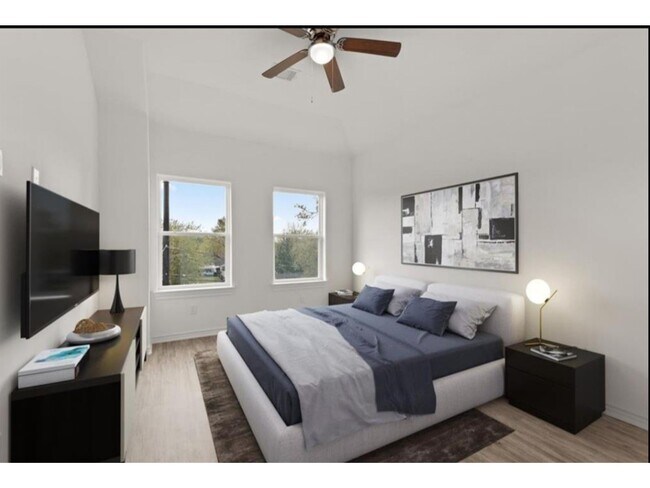 Building Photo - 3233 Real St