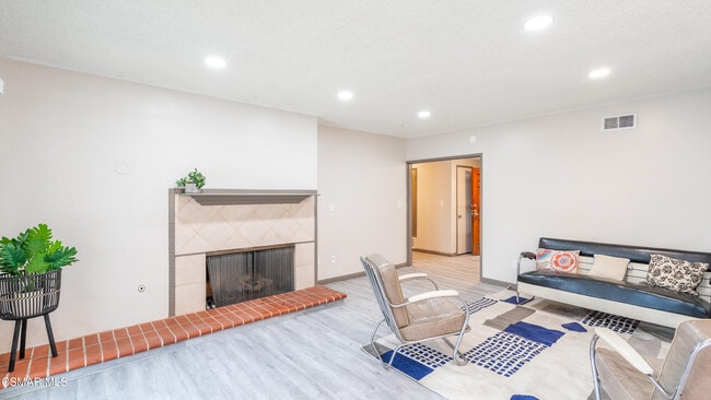 Building Photo - 5901 Hanna Ave