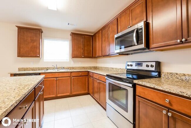 Building Photo - 2507 Queen Bee Drive, Columbia, TN 38401