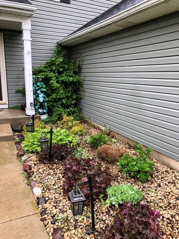Foto del edificio - 2382 Iroquois Ln
