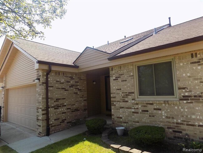 Foto del edificio - 2258 Heritage Pointe Dr