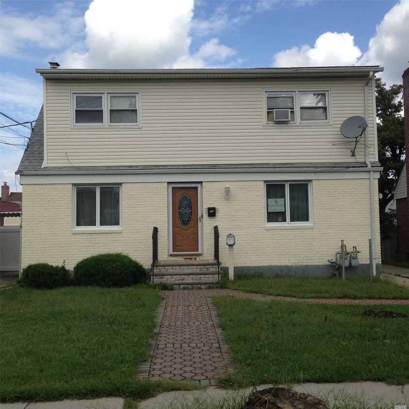Primary Photo - 76-29-76271 271st St