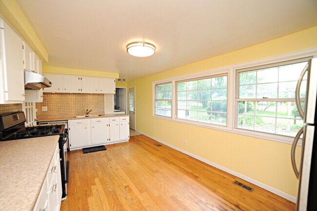 Building Photo - 1827 W Weathersfield Way