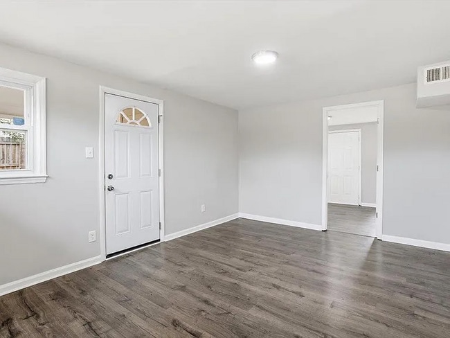 Photo - 1312 Clermont Rd House