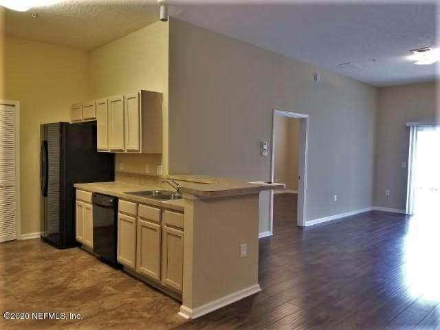 Building Photo - 6788 Manotak Oaks Dr