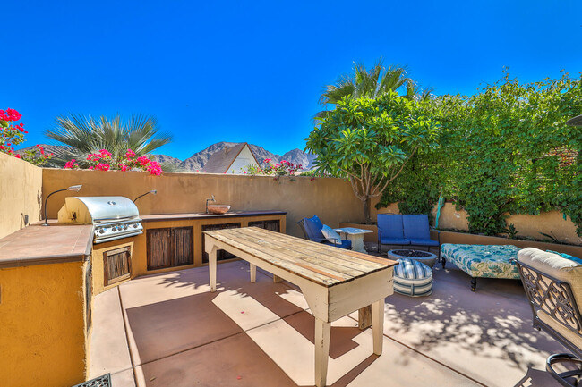 Building Photo - 54175 Avenida Madero