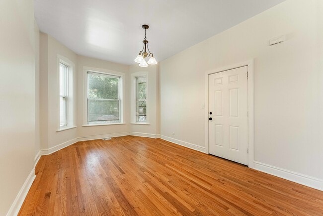 Building Photo - 856 N Lawndale Ave