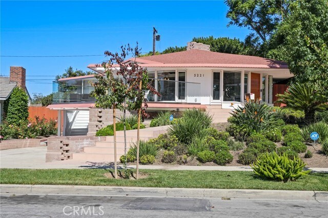 Building Photo - 5221 E Vista Hermosa St