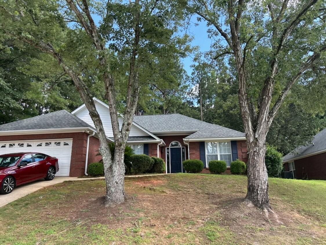 Building Photo - House in Auburn