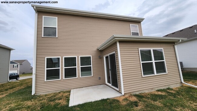 Building Photo - Spacious 4-Bed Single Family-Luxury Living...