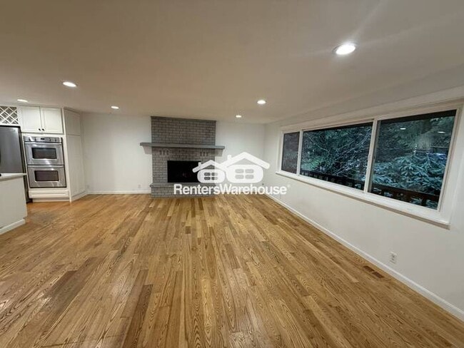 Foto del edificio - Available Now!