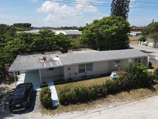Building Photo - 1302 S Federal Hwy