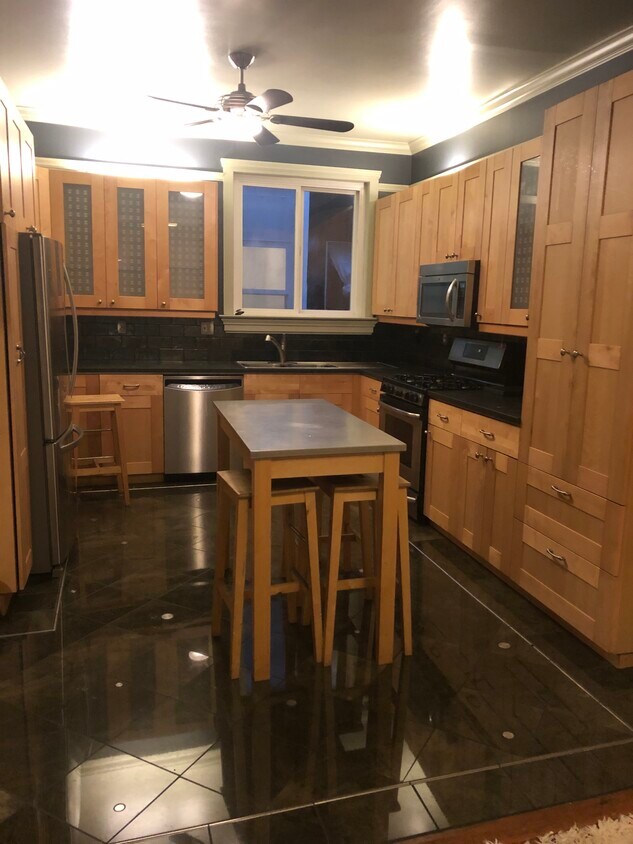 custom kitchen - 1355 Oak St