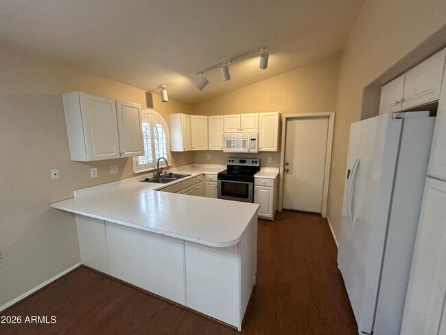 Foto del edificio - 12813 W Palm Ln