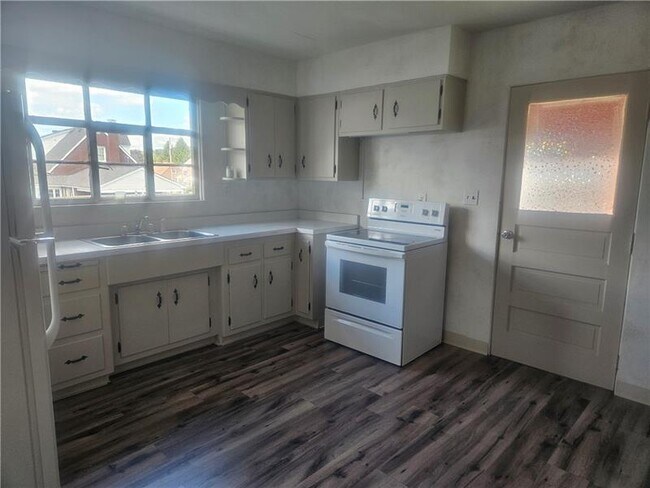Foto del edificio - 2448 Mill St