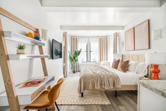 Building Photo - 240 W 73rd St